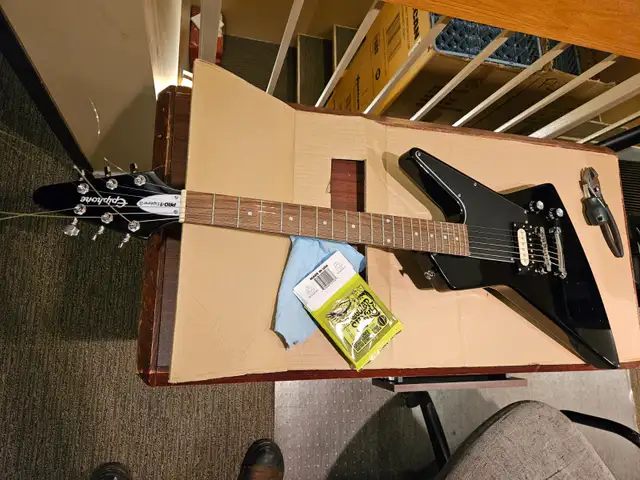 Epiphone Excalibur in Guitars in Ottawa - Image 4
