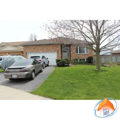 A beautiful house near Conestoga college in a quite community, only two-minute walking to the Doon c...