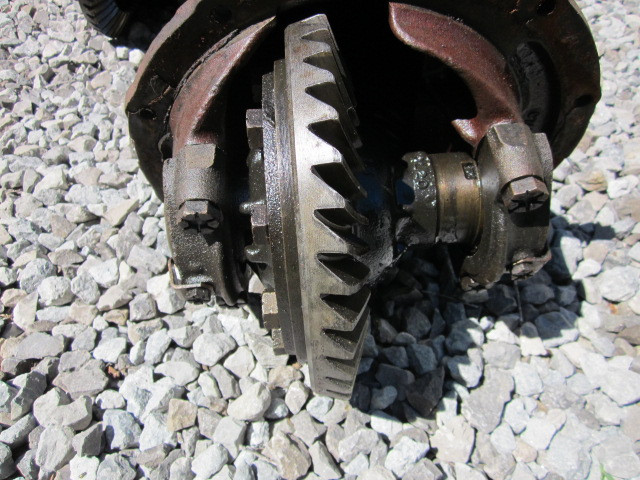 Ford 9 inch center section in Transmission & Drivetrain in Hamilton - Image 2