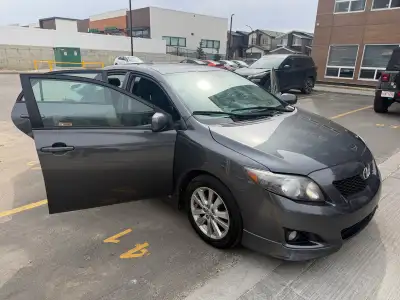 The 2009 Toyota Corolla is known for its dependability and low maintenance costs. 110567 km ✅ Automa...