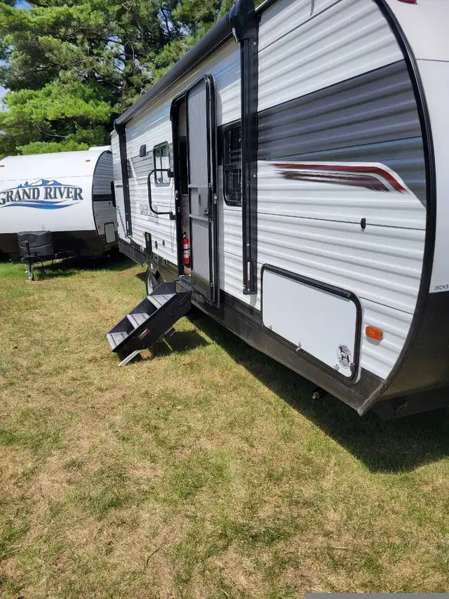 camper. trailer in Travel Trailers & Campers in Kingston - Image 8