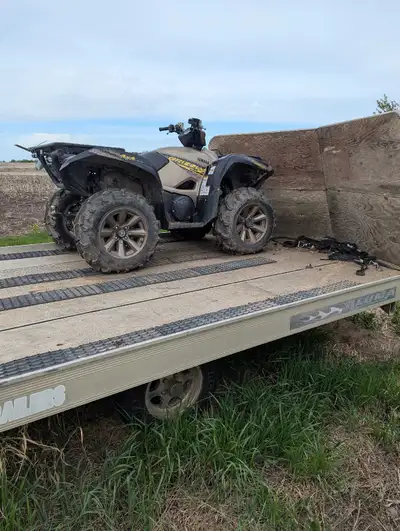 2020 grizzly 700 front bumper rear bumper full skid plate upgraded tires an rims, their is a upgrade...