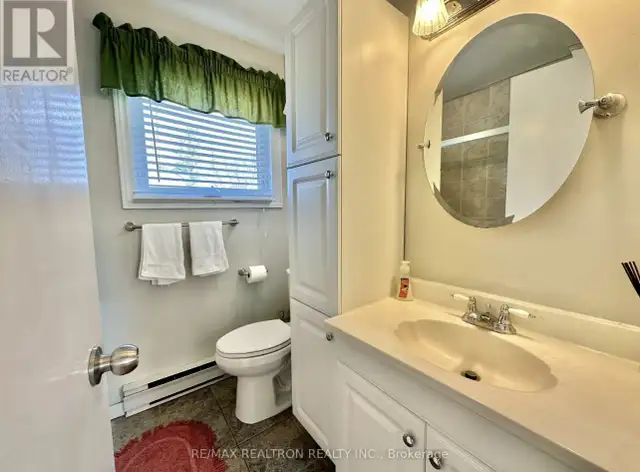 Room for Rent, Waterfront Property in Room Rentals & Roommates in Kawartha Lakes - Image 4