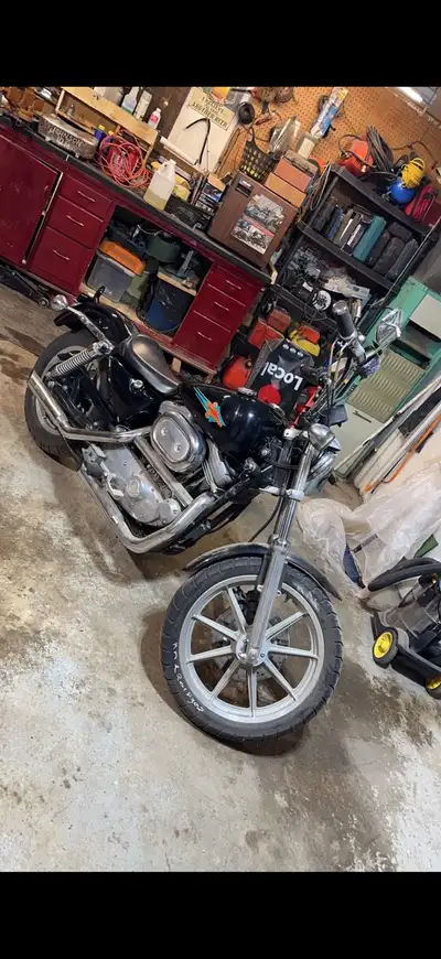 1995 sportster 1200 25000km Needs a tune up been sitting since 22 Haven’t had time to go for license...