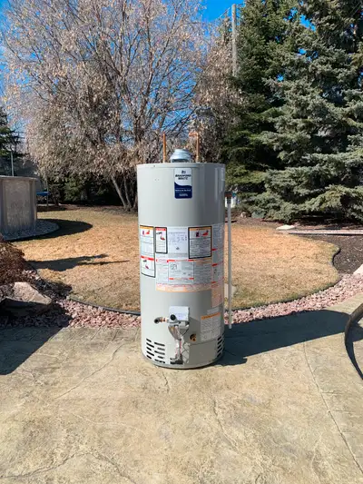 40 gallon gas hot water heater for sale Only 7 months old, was installed in the city so no hard wate...