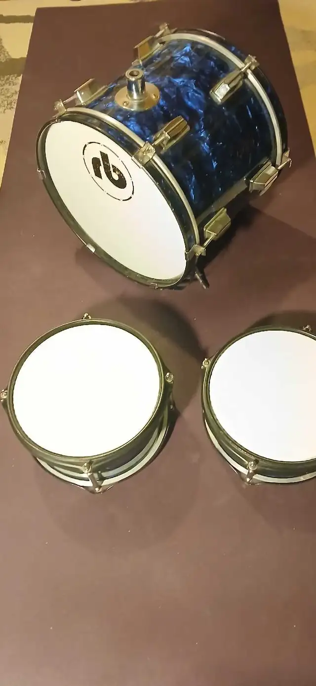Junior 3-piece drum set plus 1 snare in Drums & Percussion in Oshawa / Durham Region - Image 3