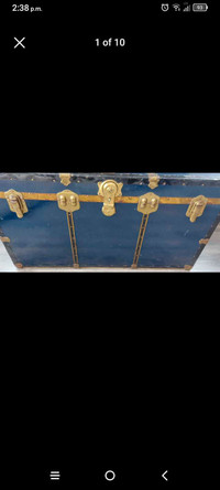Antique storage chest with original keys 
