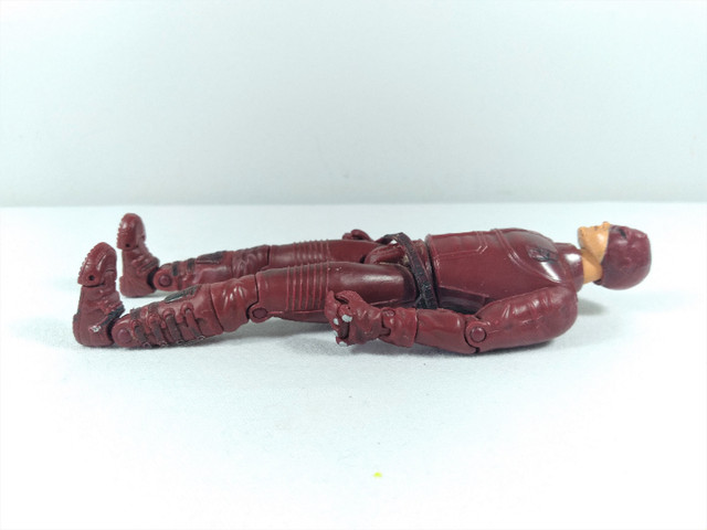 2002 ToyBiz Marvel Legends Series 3 Daredevil 6" Action Figure in Arts & Collectibles in Moncton - Image 3
