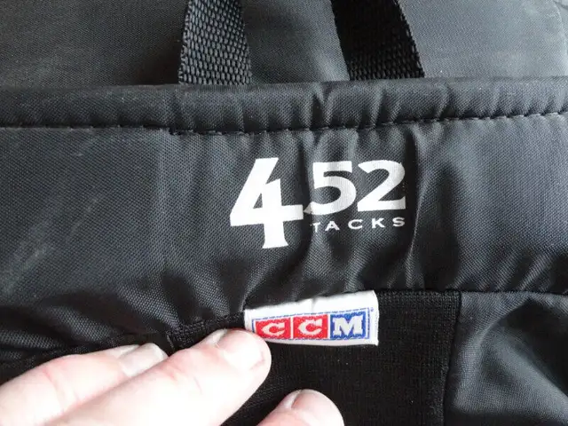 Adult Hockey Equipment  Youth Large Hockey Pants, Goalie Stick in Hockey in Kitchener / Waterloo - Image 5