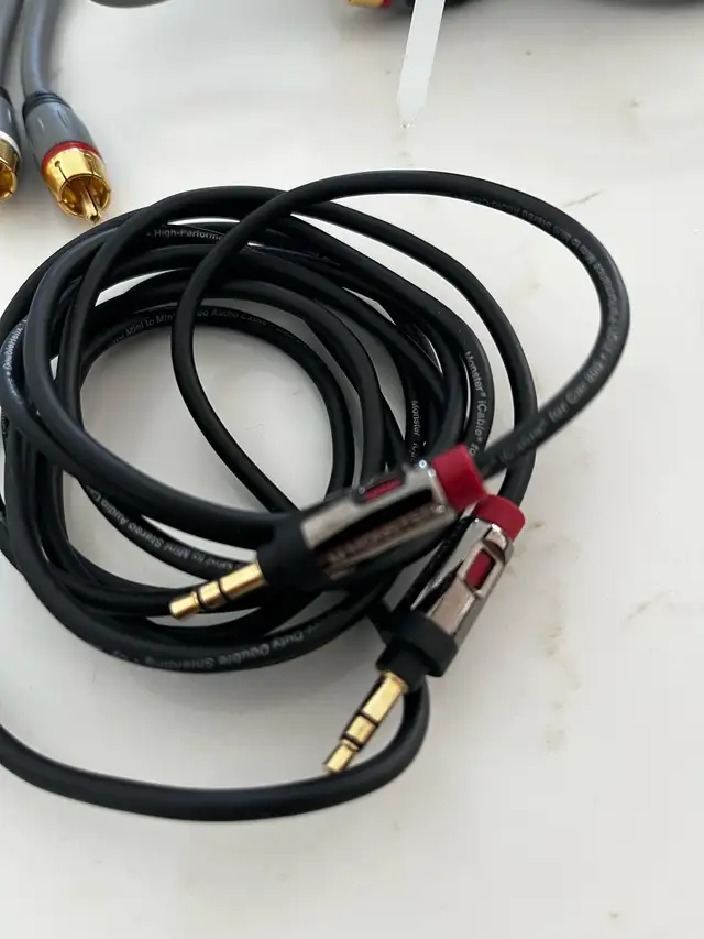 audio and video cables $5-10 ea in Other in Laval / North Shore - Image 8