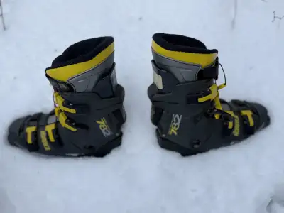 •Nordica SKI BOOTS• Size 8 Only $50 bucks!, View more