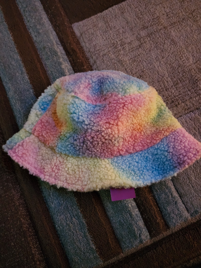 Fuzzy Fall/Winter bucket hat in Kids & Youth in Kamloops