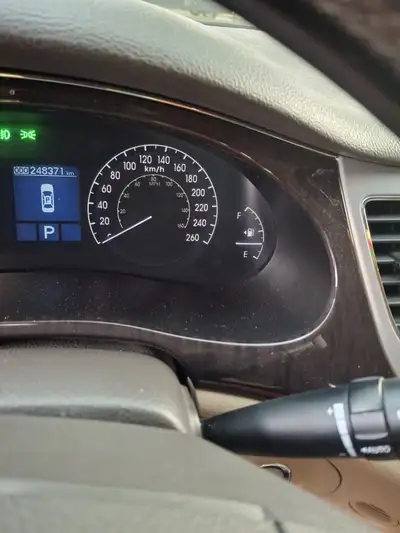 Selling my 2009 hyundai Genesis $5000 (price negotiable) Recently replaced both front struts, Contro...