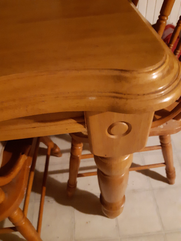 Heirloom quality in Dining Tables & Sets in Trenton - Image 2