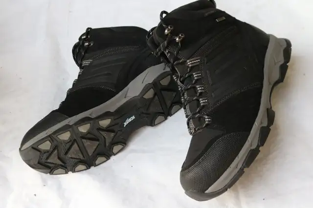 Men’s BOOTS HIKING WIND RIVER size US 12 men’s waterproof Hyper in Men's Shoes in City of Toronto - Image 4
