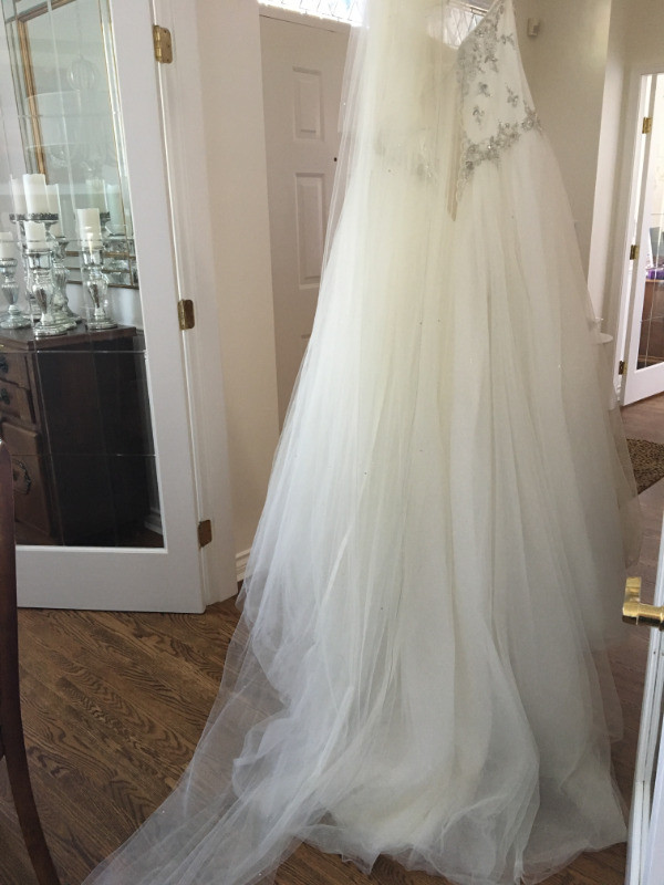 Stella York - Wedding Ball Gown - Size 12 in Wedding in Delta/Surrey/Langley - Image 4