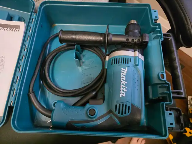Makita HP1631K Hammer Drill in Power Tools in Kawartha Lakes - Image 3
