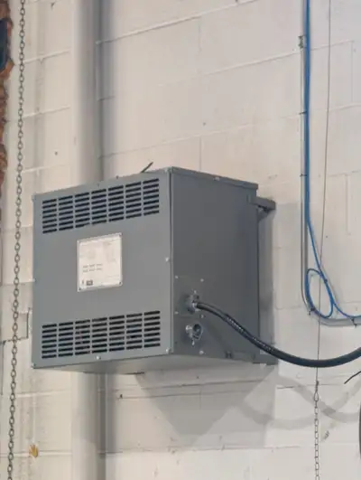 Federal Pioneer Ltd Triphase transformer High Voltage - 600V Low Voltage - 208Y/120 KVA - 30 Weight...