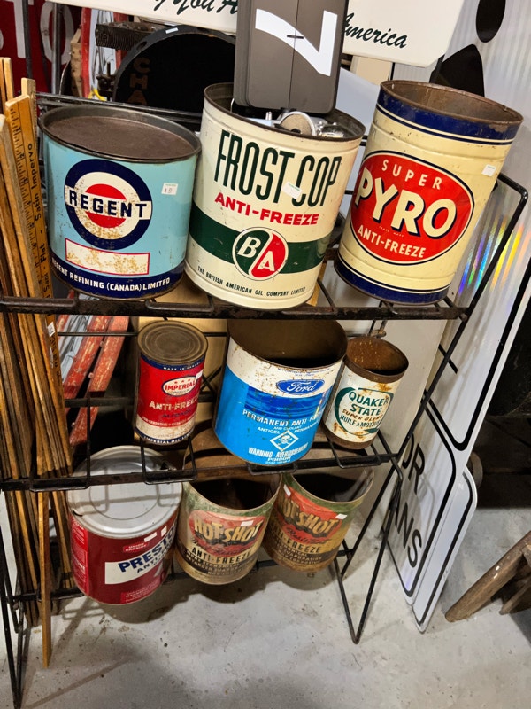 ASSORTED VINTAGE GAS / OIL CANS CORONATION VICEROY SUPERTEST Arts
