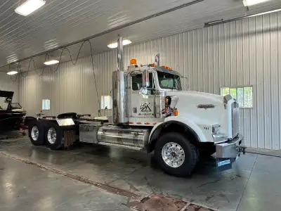 1998 Kenworth T800 N14 525 celect plus , 16000lbs front 46000lbs rear, 4:10 Rockwell rear ends, 8 ba...