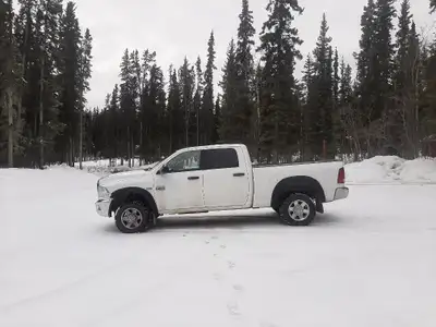 truck runs drives 4x4 works newer tires truck was well maintained remote start needs a good interior...