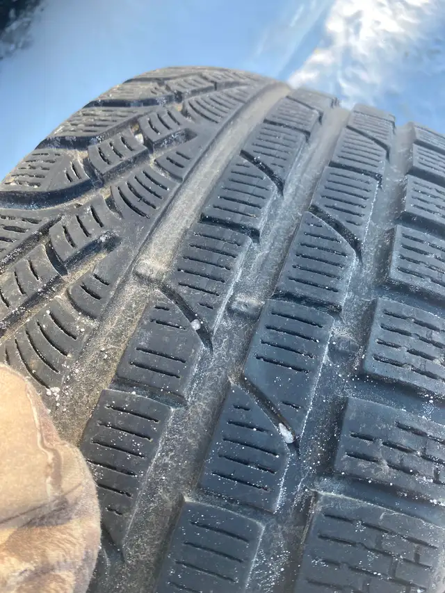 2-235/45/18 snow tires in Tires & Rims in Oshawa / Durham Region - Image 7