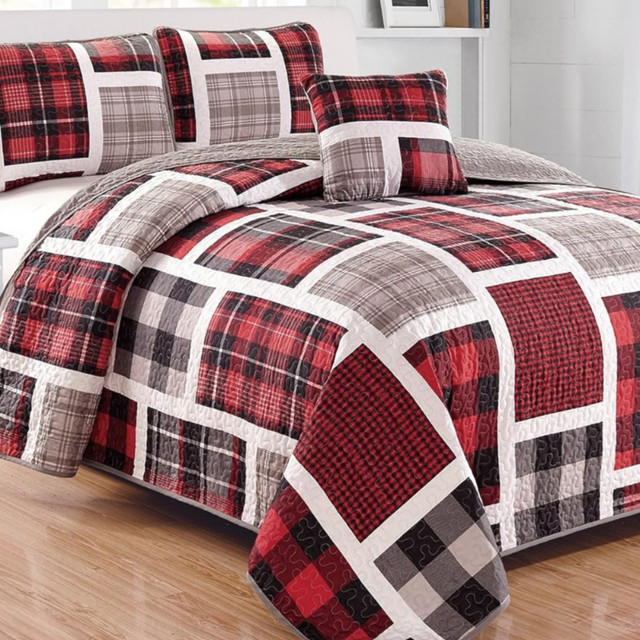 4 PC Patchwork Quilt Set • Red &amp; Grey • DQ Size $85 in Bedding in Barrie - Image 2