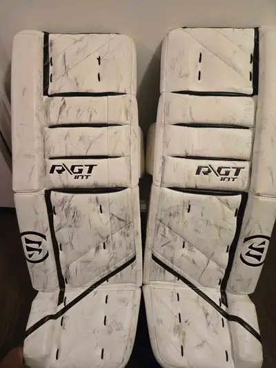 Warrior goalie pads RGT intermediate, View more