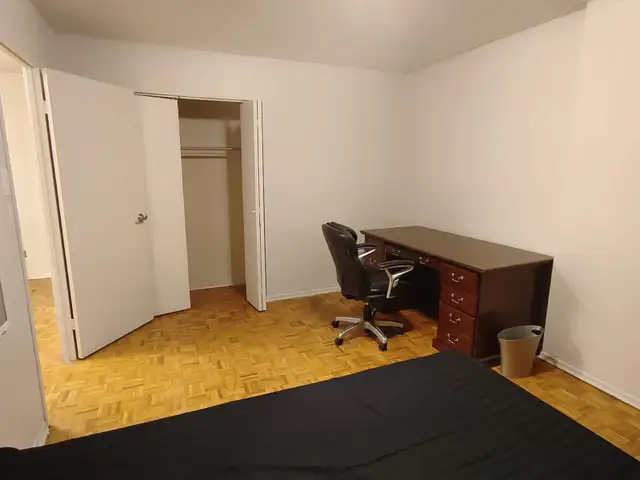 1 Student Room of Townhouse for Rent, 15-min walk to UWaterloo in Room Rentals & Roommates in Kitchener / Waterloo - Image 4