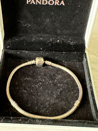 Pandora Moments Barrel Clasp snake chain bracelet