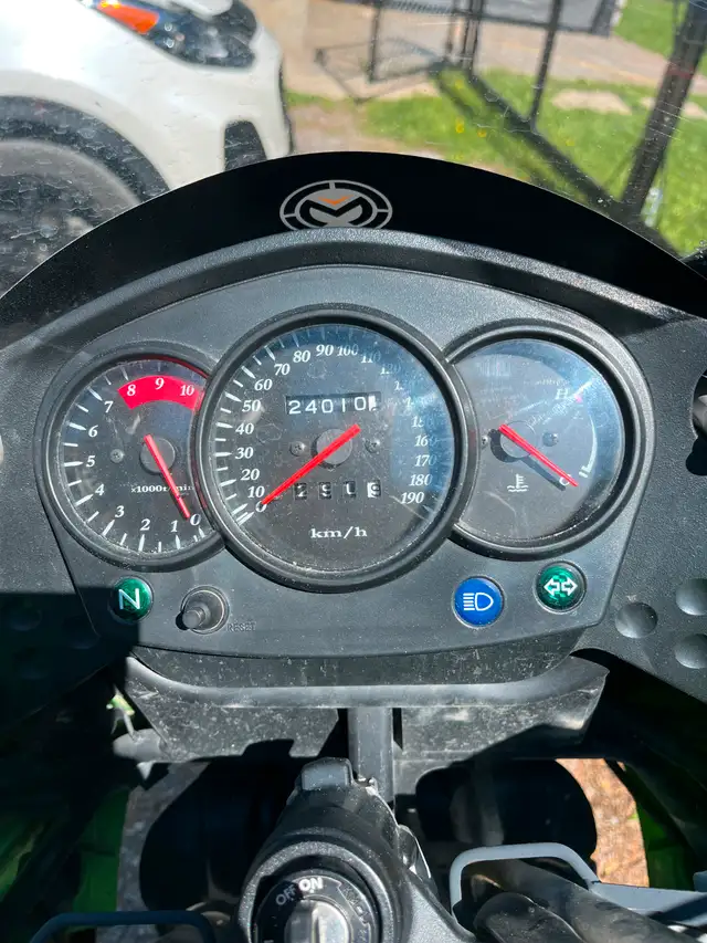 2014.5 (New Edition) KLR in Sport Touring in Cranbrook - Image 5