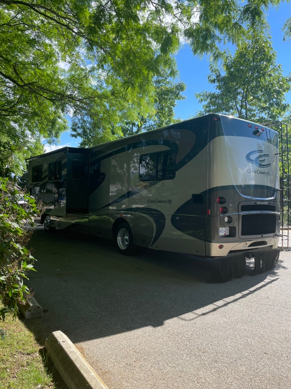 38" cross country SE, class A motorhome RVs & Motorhomes Kelowna