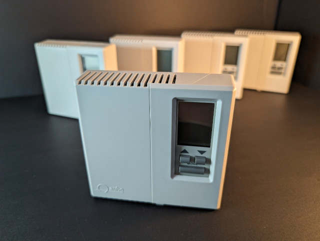 Cinq thermostats électroniques programmables Aube TH101A-40 dans Appareils électroniques  à Saguenay