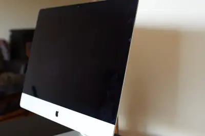 Clean condition, no issues. Included: computer and power cord. Specs: iMac 27-inch, Late 2013 3.2 GH...