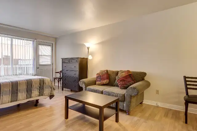 West island short term rental, $1500/monthly, Dorval, Studio ava in Short Term Rentals in City of Montréal - Image 3