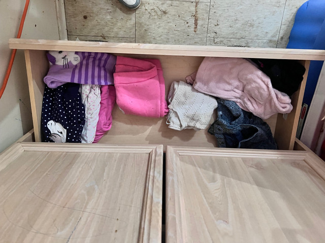 Cabinet/dresser in Dressers & Wardrobes in Sudbury - Image 3