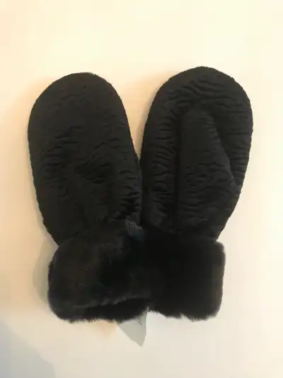 Lady’s Mittens, View more
