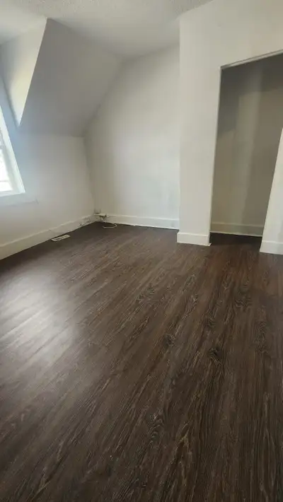 $1250/month plus utilities for one bedrrom one bathroom suite. Centrally located near school and ame...