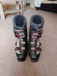Nordica ski boots, size 8. Great shape.