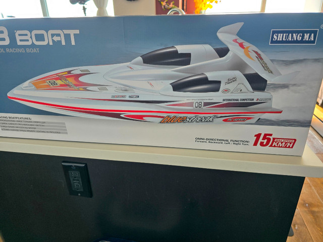 Shuang Ma 7008 RC Speed Boat Double Propeller Blue Streak in Toys & Games in Dartmouth - Image 2