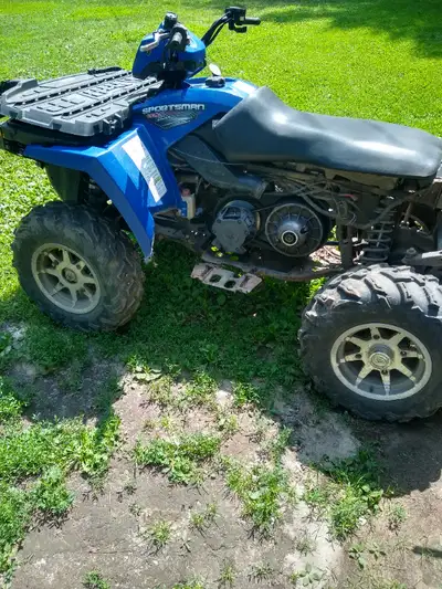 PARTS ONLY. PIECES SEULEMENT POLARIS sportsman 800 2007 vendu en pieces demandez ce que vous avez be...