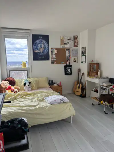 Hi!! I'm looking to sublet my room in a 2-bedroom, 2-bathroom condo located in the heart of Osborne...