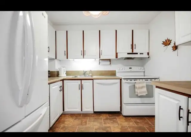 Room for rent nightly in Room Rentals & Roommates in Ottawa - Image 3