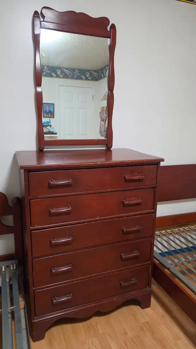 Imperial Loyalist 1960s Maple Bedroom Set –Stamped & Complete in Dressers & Wardrobes in Calgary - Image 4