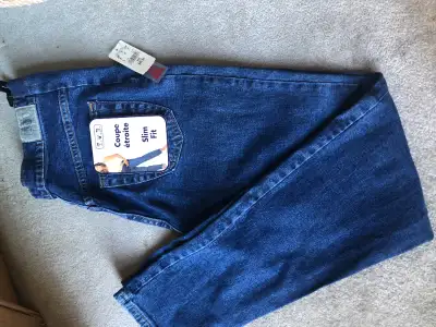 65% OFF - BRAND NEW - SLIM FIT MATERNITY JEANS - M, View more