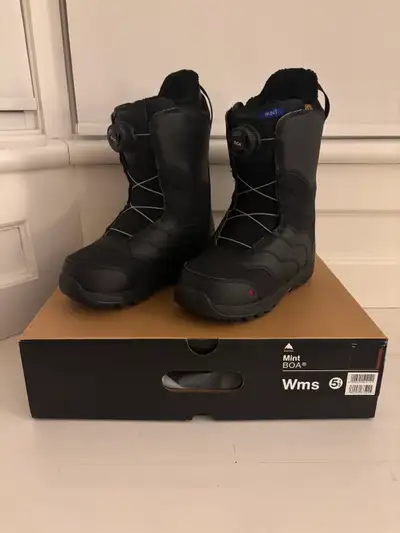 Burton Mint BOA Women’s Snowboard Boots Size 5.5, View more