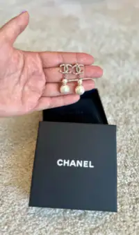 *Authentic Chanel Costume Jewelry Earrings* (Perfect Condition)