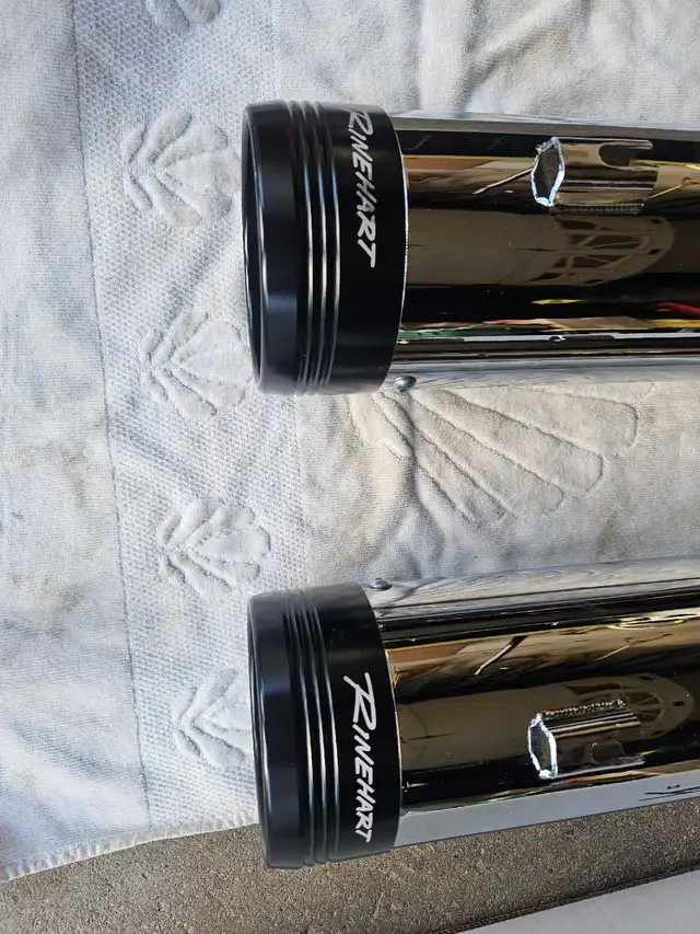 motorcycle pipes  in Motorcycle Parts & Accessories in Hamilton - Image 3