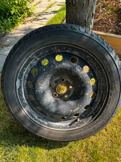Very good condition mounted on rims. Use one winter only. 215/50R17