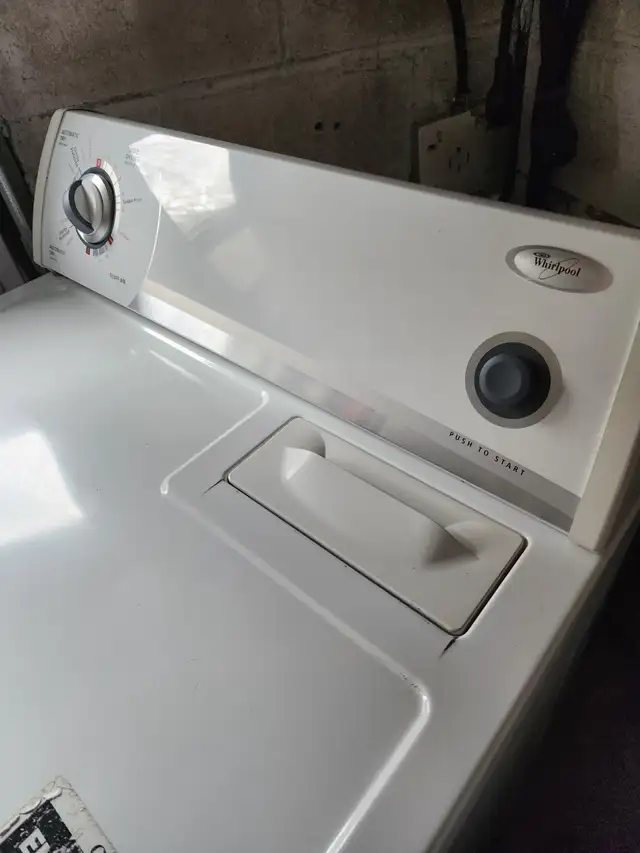 White clothes Dryer Electric Whirlpool large in Washers & Dryers in Oakville / Halton Region - Image 4